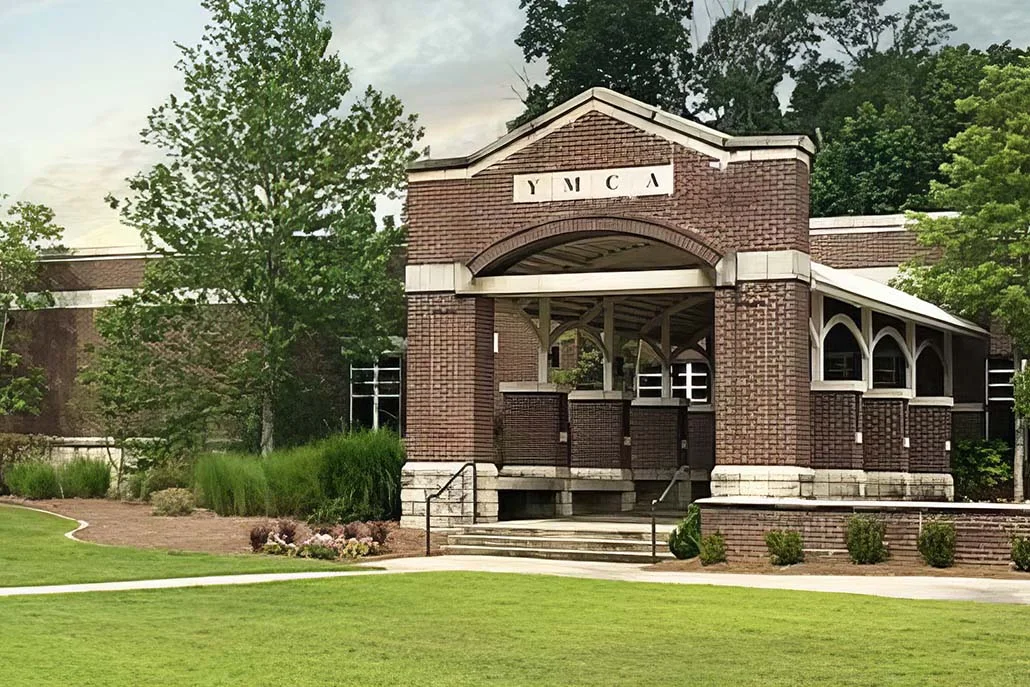 Exterior entrance of the WK Purks YMCA in Vicksburg